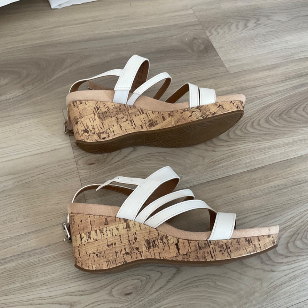 Life Stride Soft System sandals, white, buckle, wedge - Picture 2 of 12